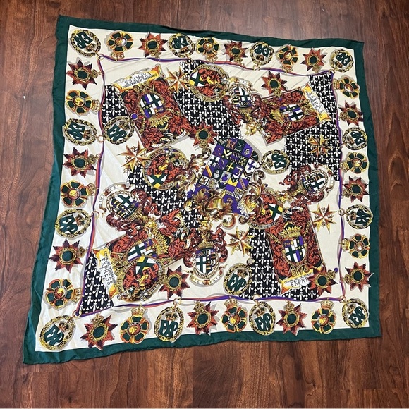 3/$30 🍂 Vintage Compagnie Internationale Express Silk Scarf Green Beige - Picture 6 of 6